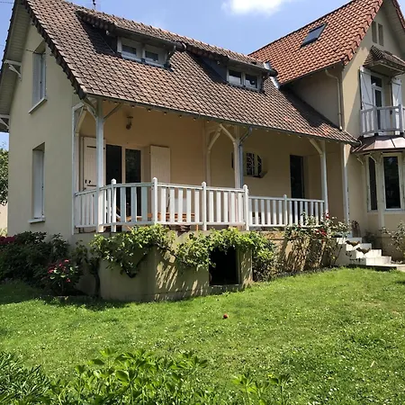 Σπίτι διακοπών Stylish House Near Le Mans Circuit